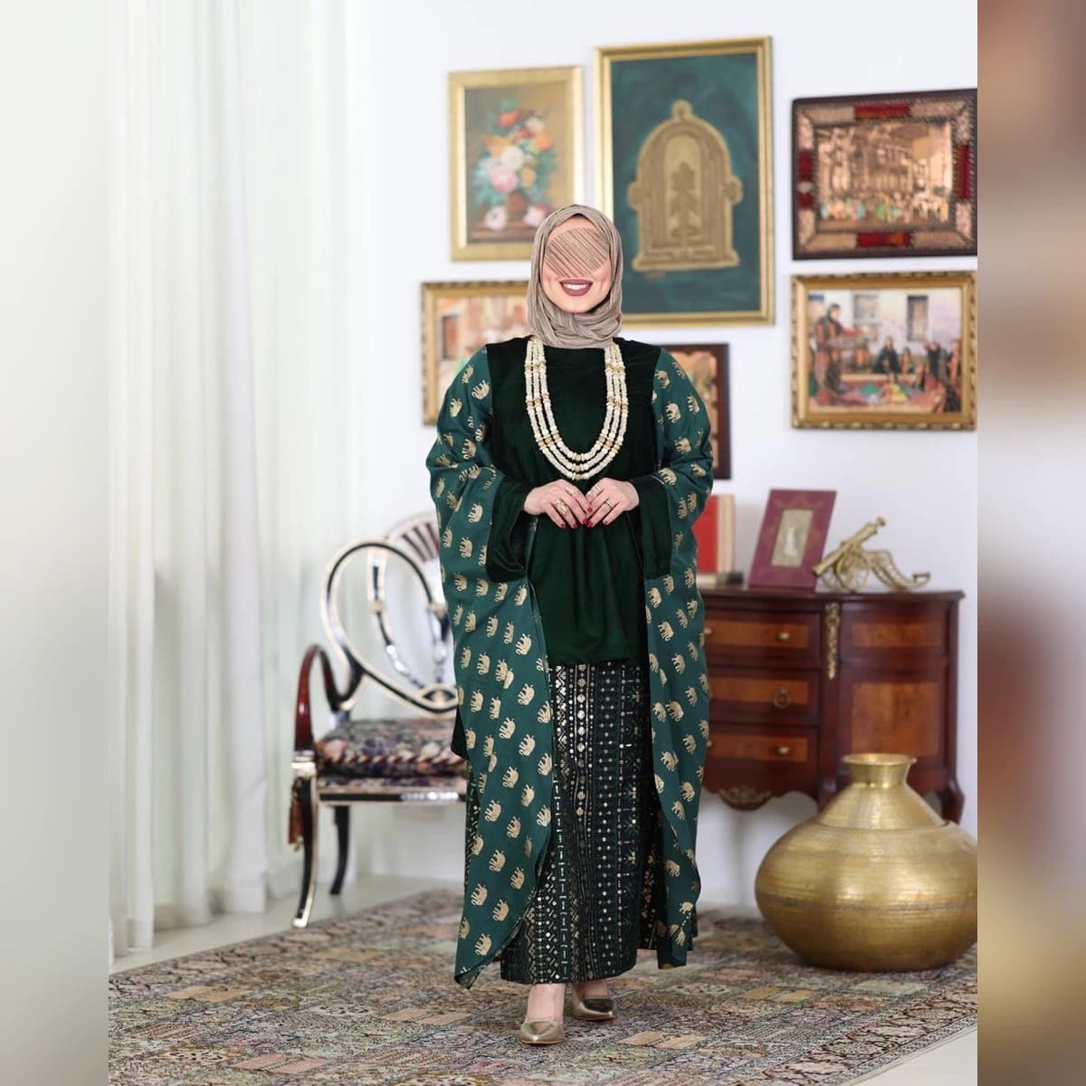 طقم قطعتين: توب مخمل وتنورة شك